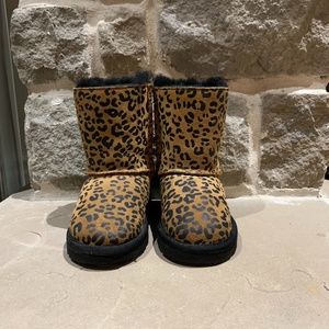 Ugg Kids Boots in Excellent shape, leopard pattern
